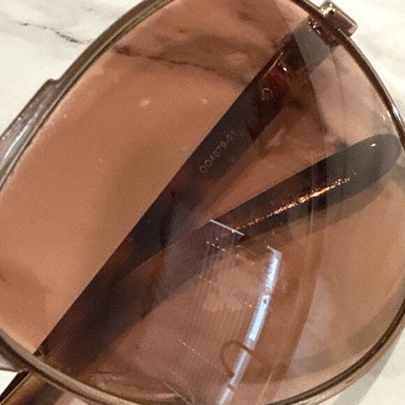 Oakley OO4079-01 Feedback Sunglasses Rose Gold & Tortoise Shell Read - Picture 9 of 9